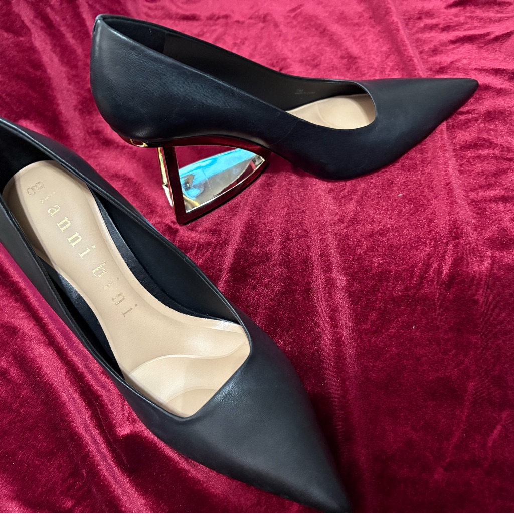 Gianni Bini Black Heels With Gold Accents